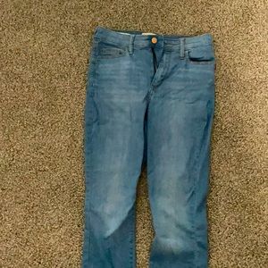 Size 4 jeans. Good condition. Universal thread